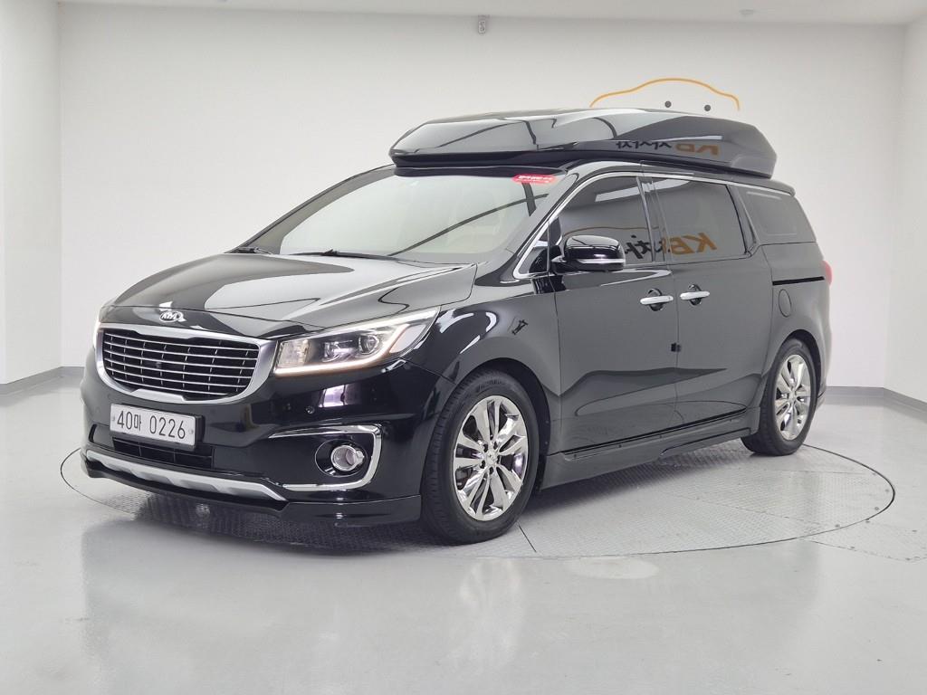 KIA Carnival Gasoline 7-seater