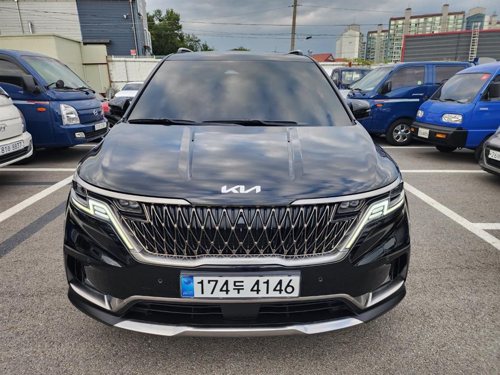 KIA Carnival 2023 — Zona Franca Iquique
