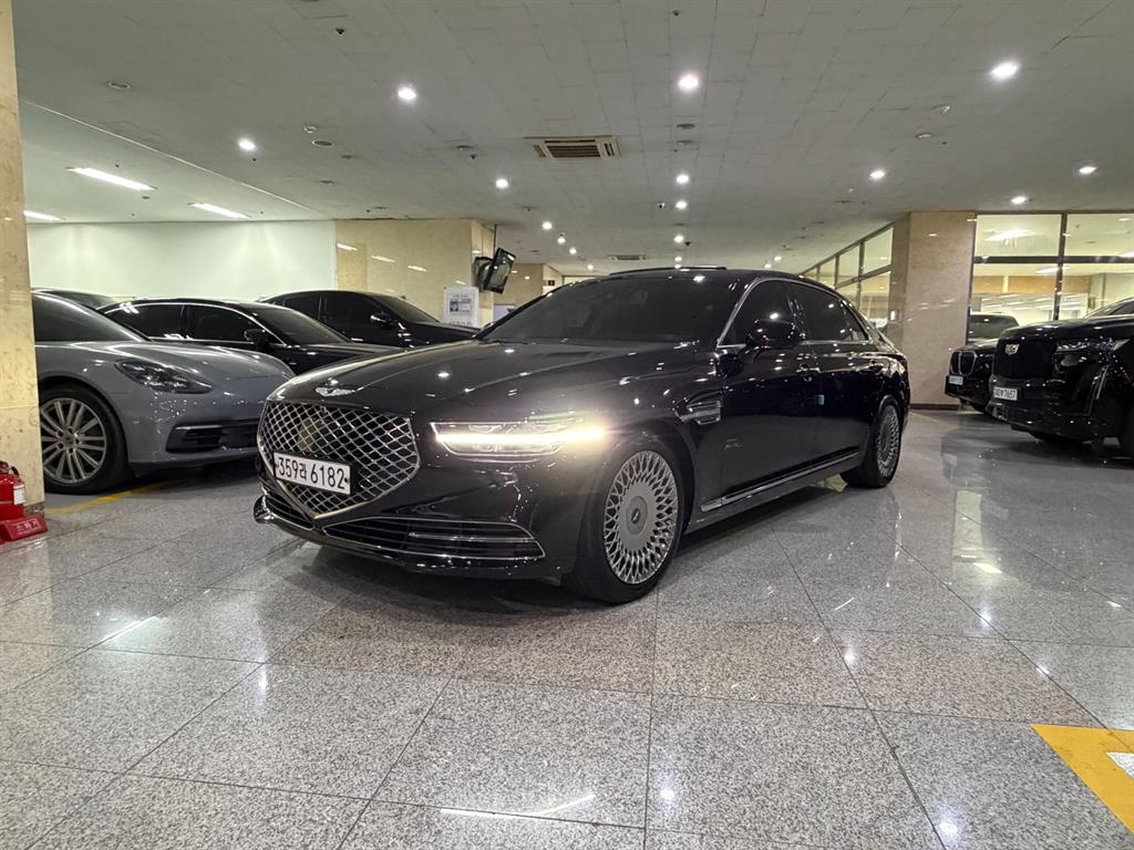 Genesis G90