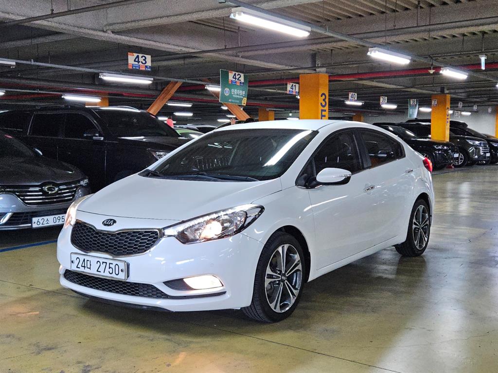KIA K3 2015 — Zona Franca Iquique