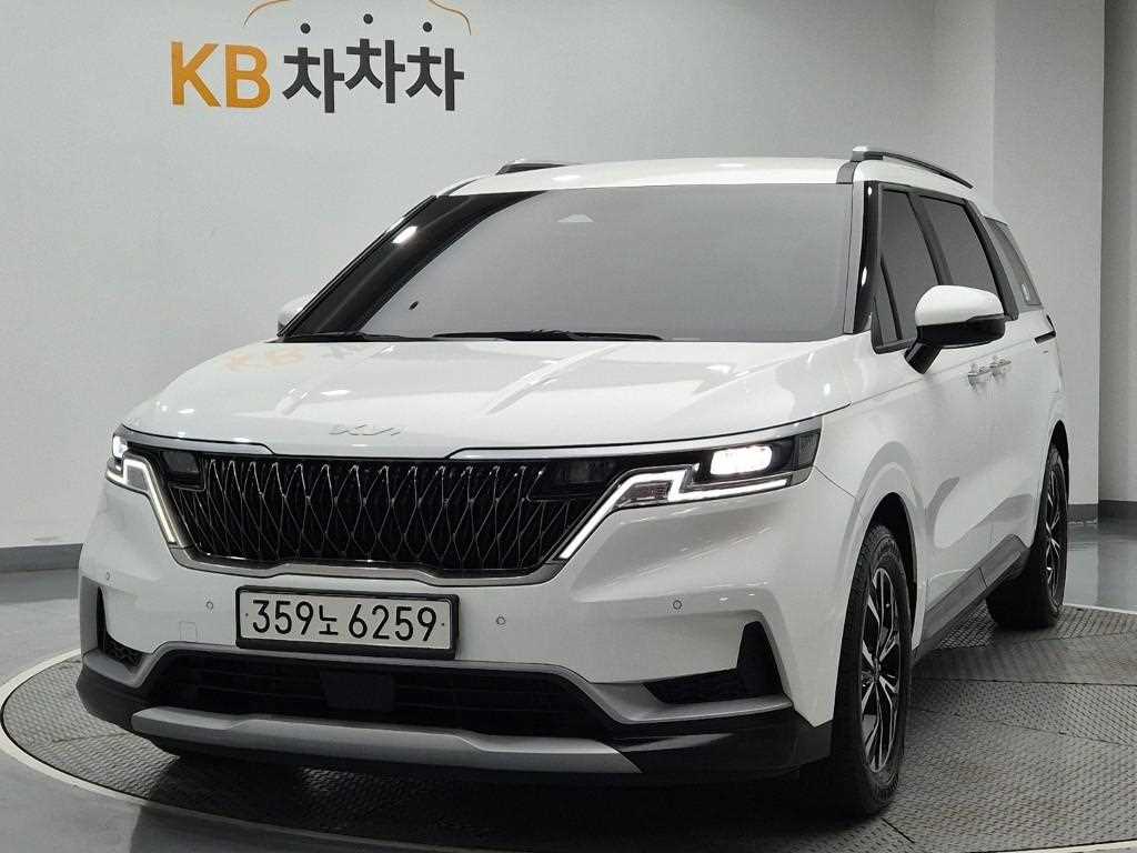 KIA Carnival 2023 — Zona Franca Iquique