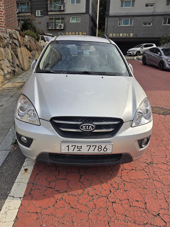 KIA Carens