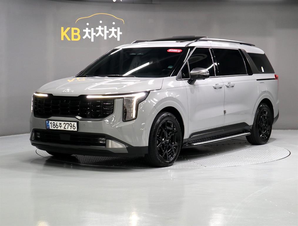 KIA Carnival 2025 — Zona Franca Iquique