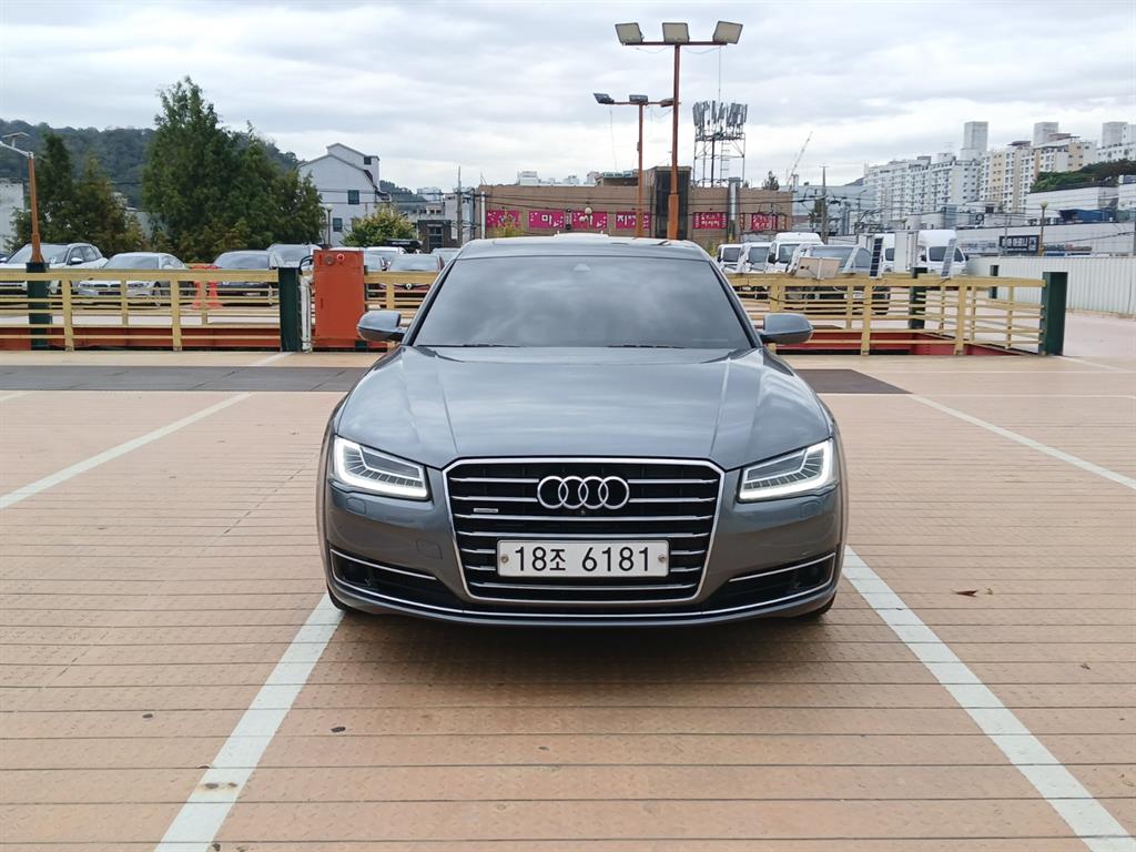 Audi A8 2015 — Zona Franca Iquique