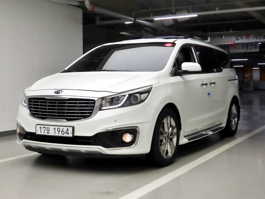KIA Carnival 2015 — Zona Franca Iquique